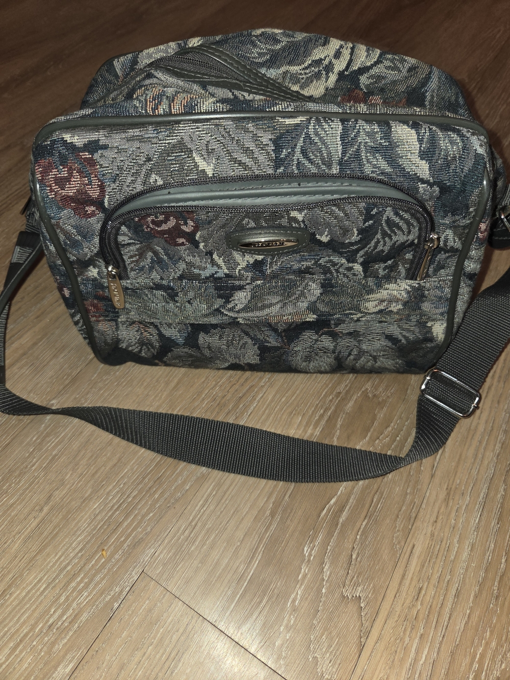 JAGUAR Vintage Tapestry Floral Travel Crossbody Travel Bag Like New